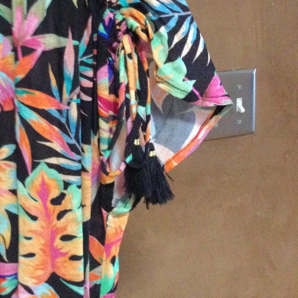 La Blanca swim suit cover up or wear as a dress. - Picture 2 of 3